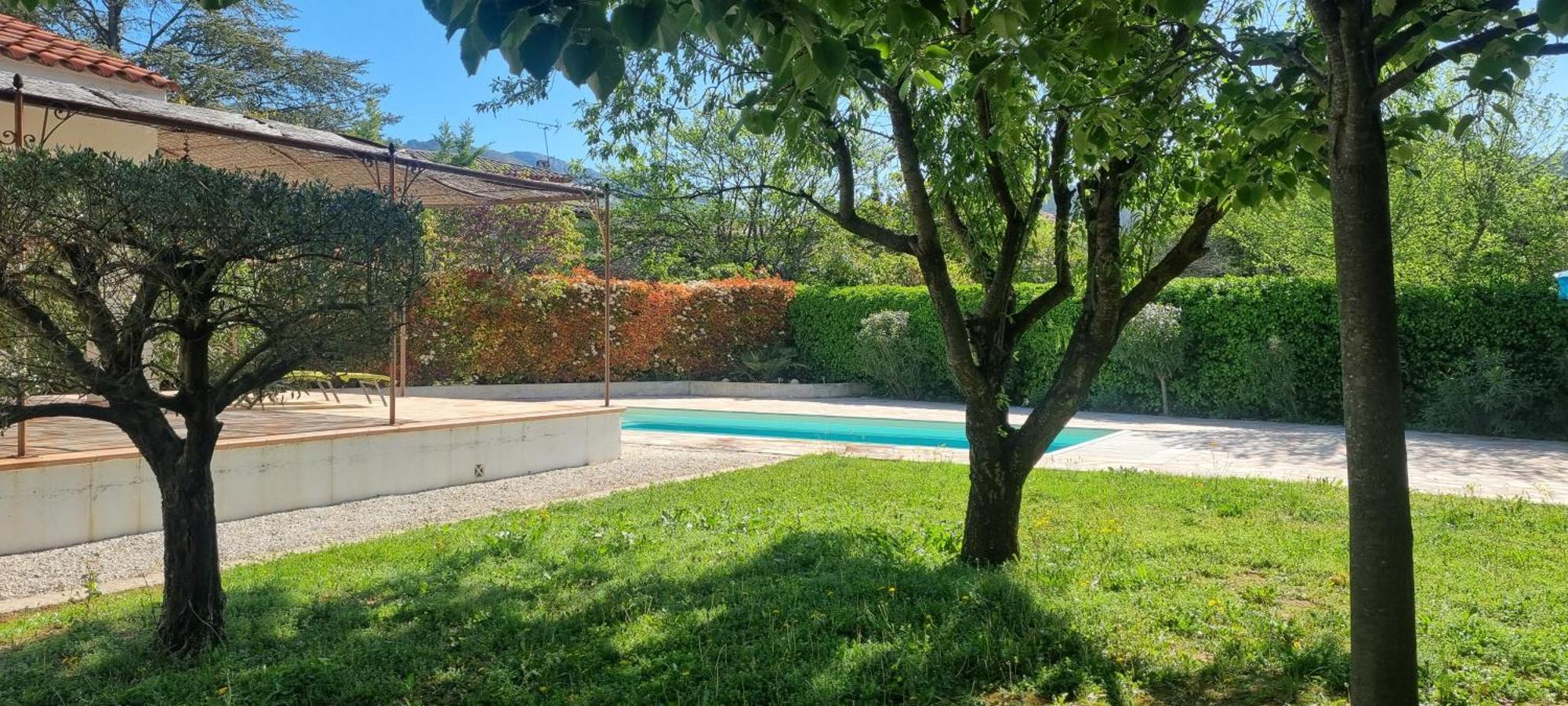 Studio Independant A La Villa Garlaban 3 Etoiles Gémenos Eksteriør billede